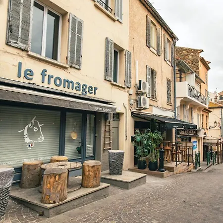 Climatise, Plein Centre, Garage Appartement *