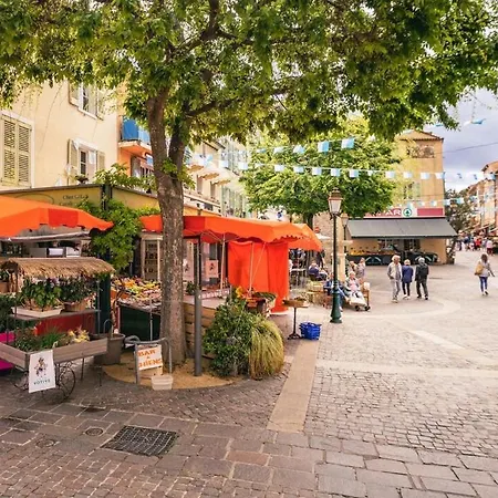 Climatise, Plein Centre, Garage * Sainte-Maxime